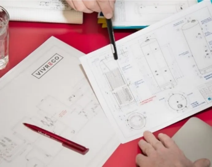 Plans d’une installation annotés au stylo